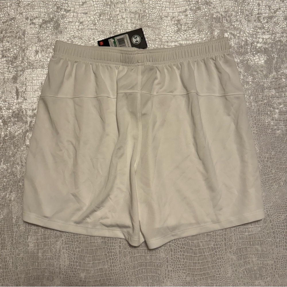 Under Armour Women’s Size Large Athletic White Shorts - Picture 6 of 8